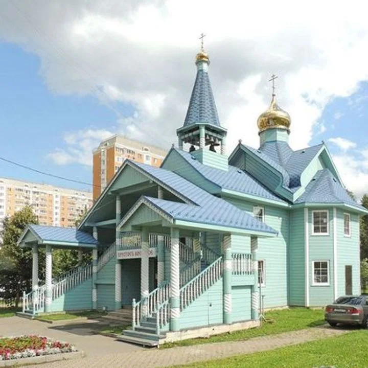 Марьино: прихожанин с лопатой и стрельба в храме