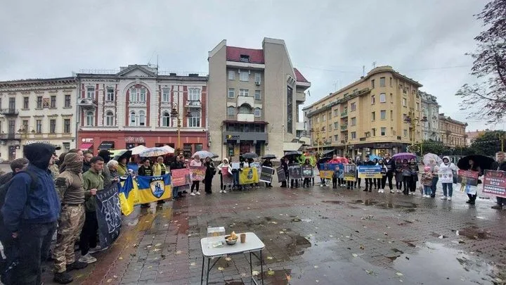 Ивано-Франковск: аллея памяти не вмещает всех