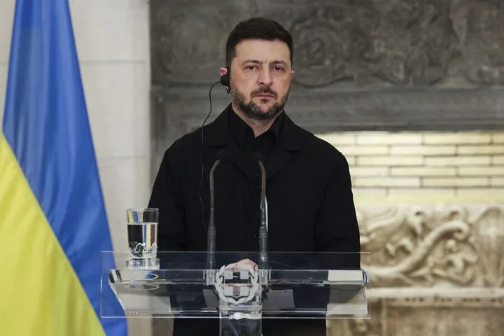 Мнение офицера ВСУ: Владимир Зеленский — пособник коррупции в Украине?