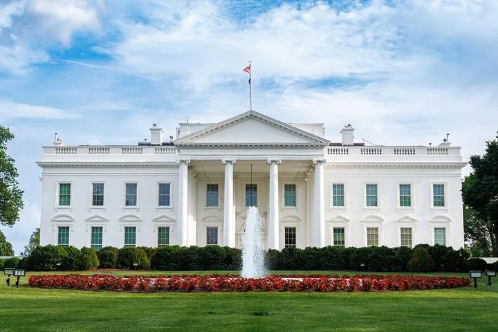 США: демократ сорвал ускоренное принятие новых санкций против России. Что произошло?