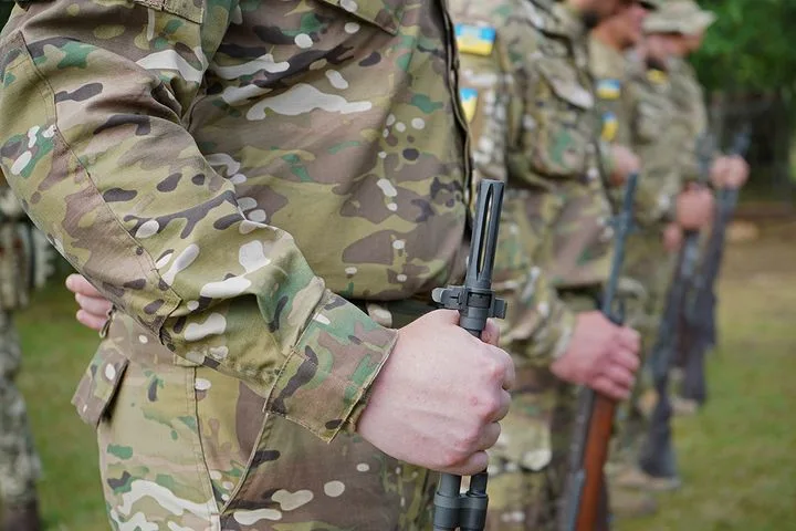 Счета под замком: что ожидает лиц, уклоняющихся от призыва на Украине?