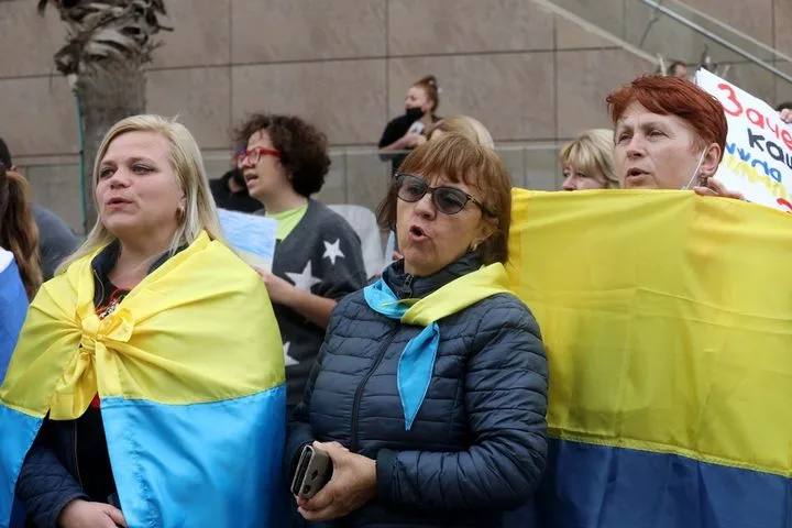 Франция может сократить поддержку Киева: что ответит Ле Пен