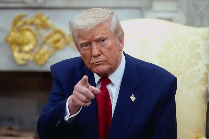 Трамп: "Я покину пост через 9 лет" — вызов Конституции США?