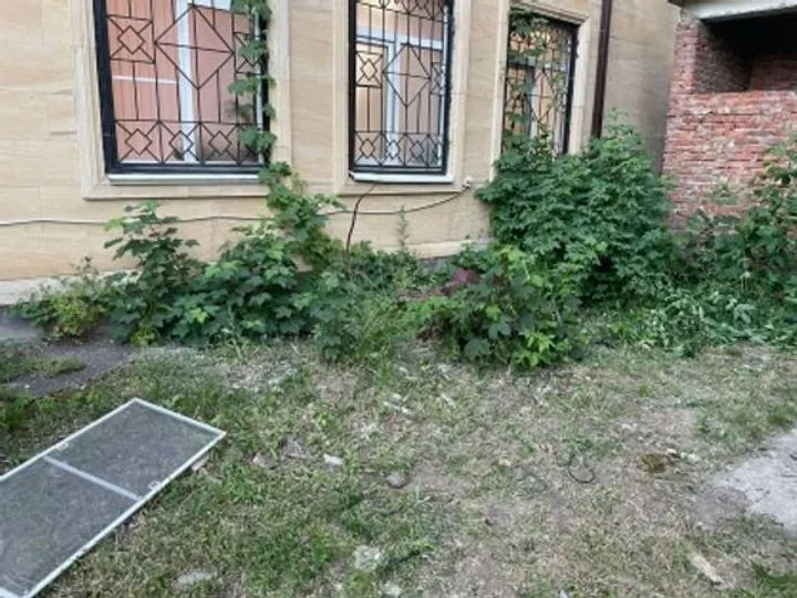 Мальчик выпал из окна в Гусеве: город в шоке. Что произошло?