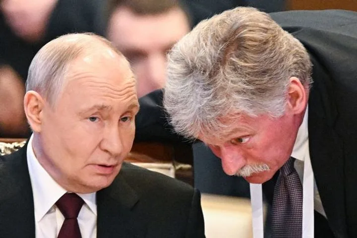 Песков с письмом Зеленского: Путин о «подсунутой бумажке»