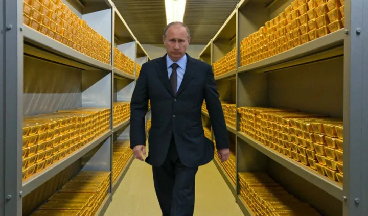 Анализ: как наращивание золотого запаса повлияло на финансовую стабильность России на фоне западных санкций