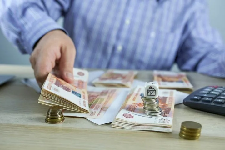 Где в России получают высокие зарплаты: 20 отраслей с доходом выше 200 тысяч
