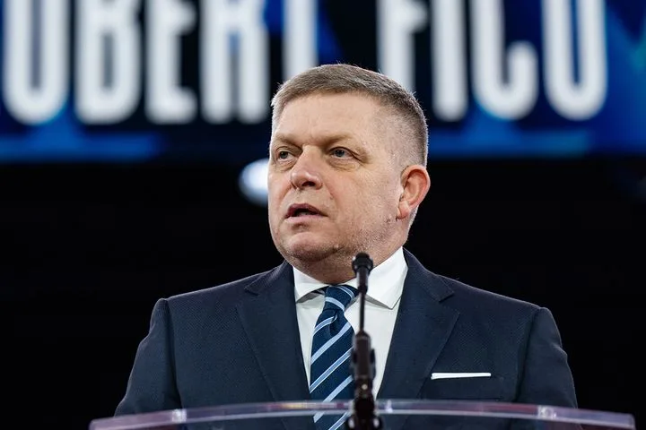 Хитрый маневр: Варшава ставит Фицо перед непростым выбором