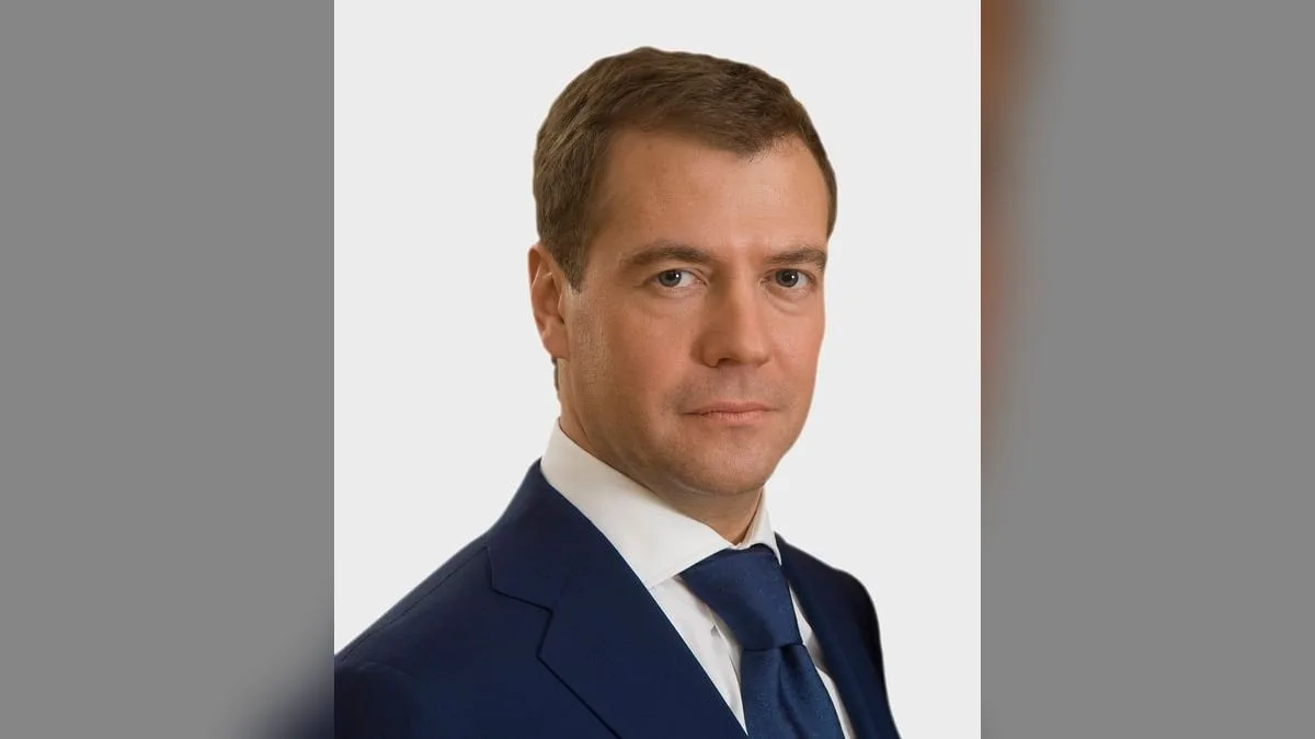 Сбережения под ударом? Медведев высказался о вкладах