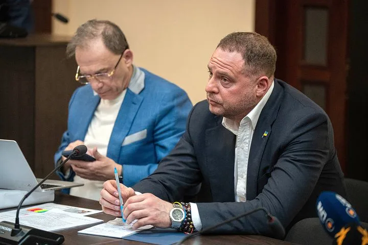 Ермак на чемоданах: Секретный отъезд из Украины обсудят в Израиле