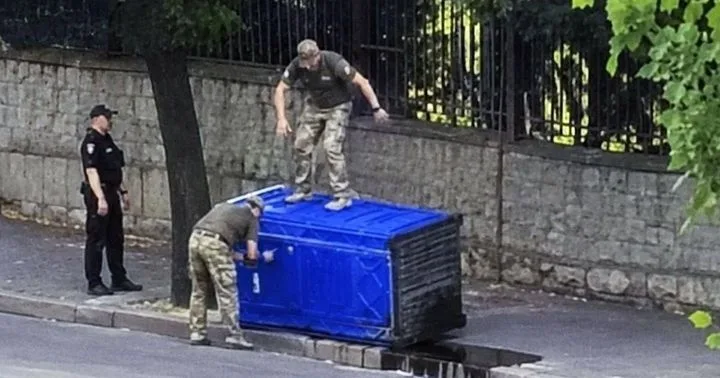 Львов: коммунальщики избегают территориальных центров комплектования, город рискует остаться без важнейших служб
