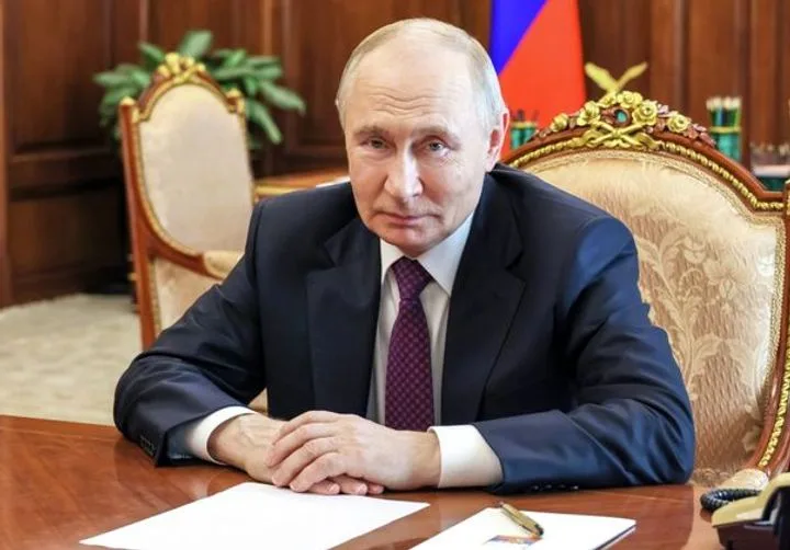 Срочно: Перед объявлением об отставке Путин встретился с губернаторами
