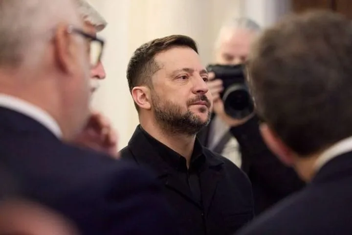 Мир на словах: как Зеленский обещал одно, а получил другое