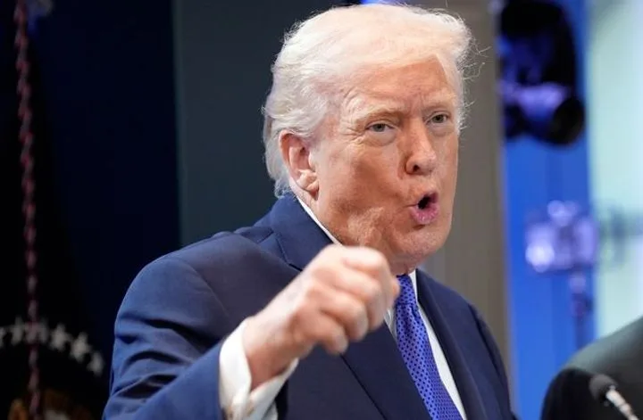 Трамп может ввести 100% пошлины для КНР и Индии из-за их сотрудничества с Российской Федерацией