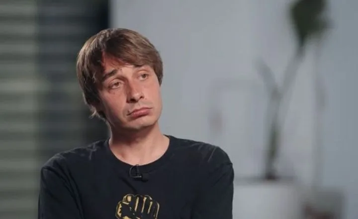 Скандал на ТВ: комик подрался из-за денег для участников специальной военной операции