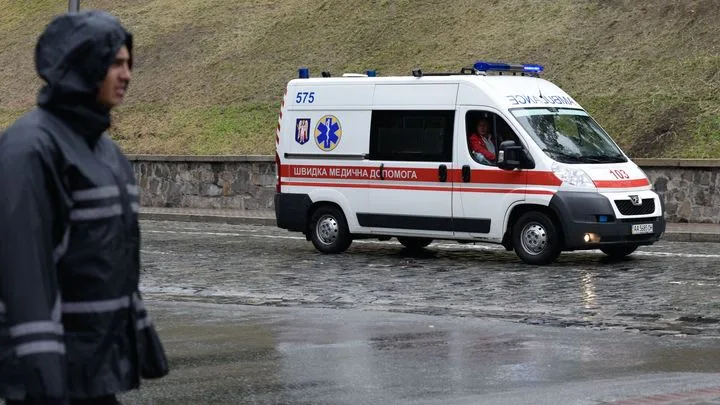 Медиков забирают в зону боевых действий: кто будет лечить население