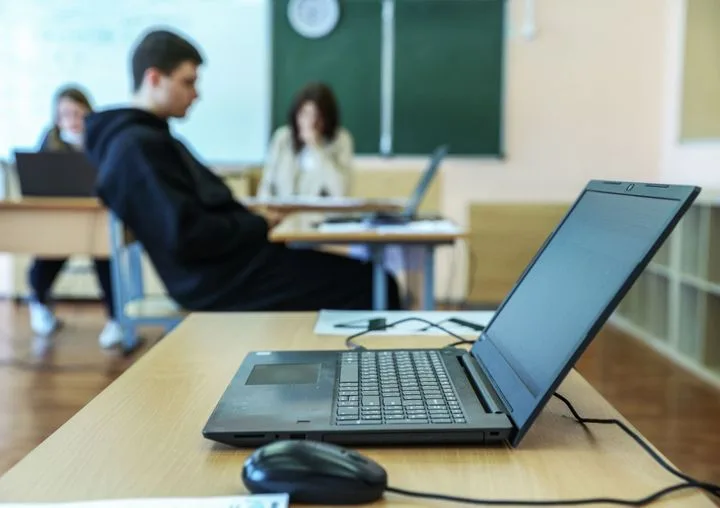 ЕГЭ-ловушка: как мошенники "разводят" выпускников на 4 тысячи рублей