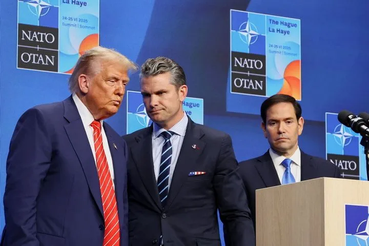Трамп: "Мы порвем всех" и новая лодка с браком. Скандал