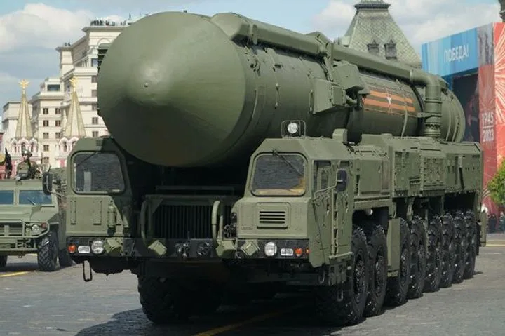 Песков раскрыл секрет: что заставляет мир слушать Кремль