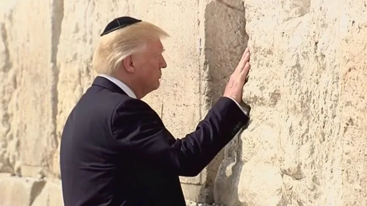 Трамп — марионетка Карлсон нашел кукловодов