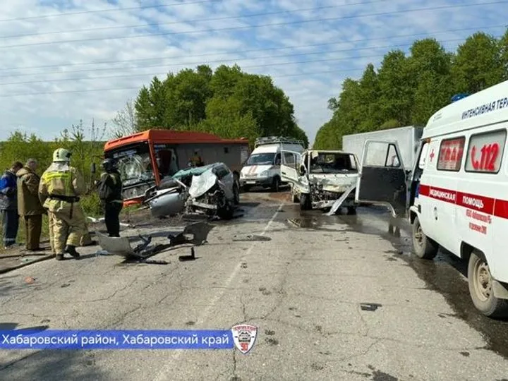 Автобус с пассажирами чудом избежал критической ситуации под Хабаровском