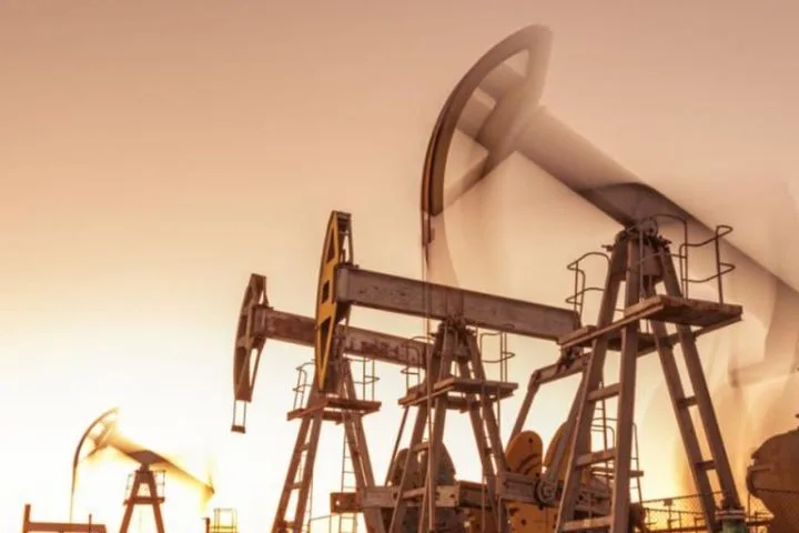 Иран: нефть иссякла, но валюта есть. В чём подвох