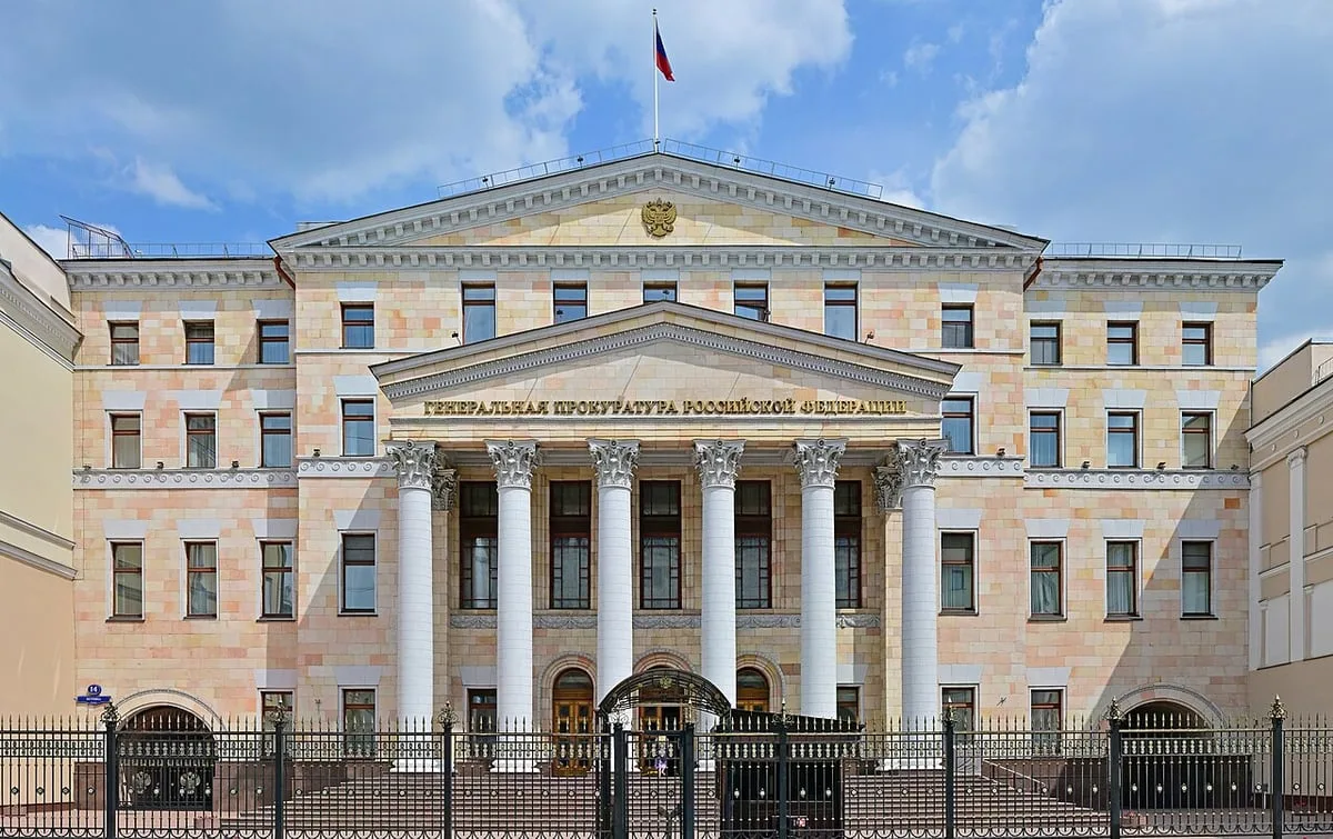 Миллионы за гибель отца ушли сожителю: прокуратура вернула квартиру дочери участника СВО