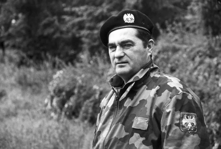 Месть из могилы: семья генерала Югославии наносит ответный удар НАТО