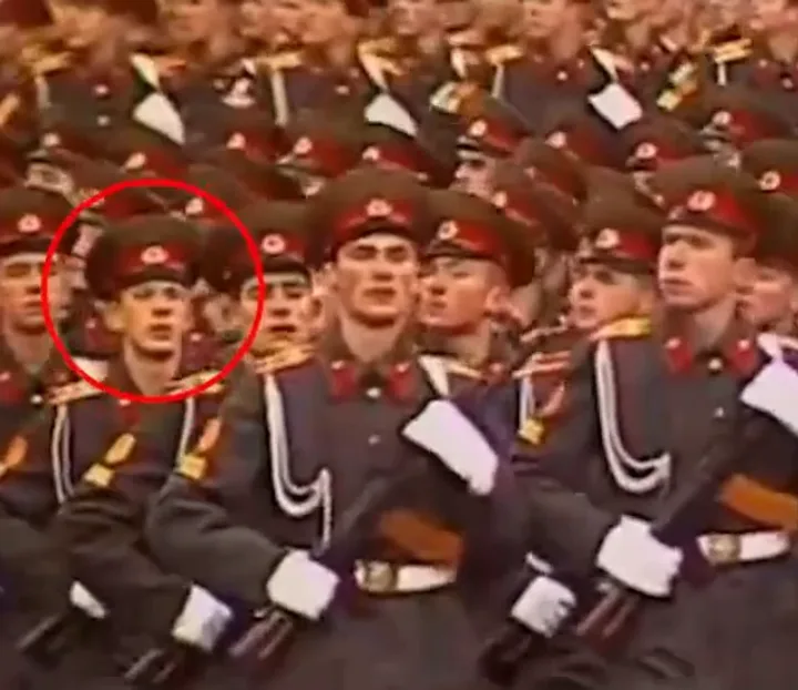 Неславянское происхождение: анализ общественного мнения вокруг Сырского