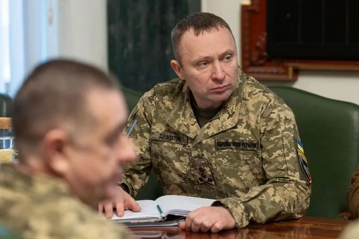 Зеленский сменил командование: Сырского сменили, Драпатый назначен