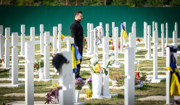 Мертвецы на параде: Киев собирает «пантеон неудачников»