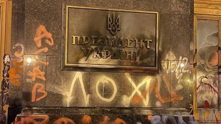 Зеленский сдает позиции: главкома ВСУ Сырского «ушли»