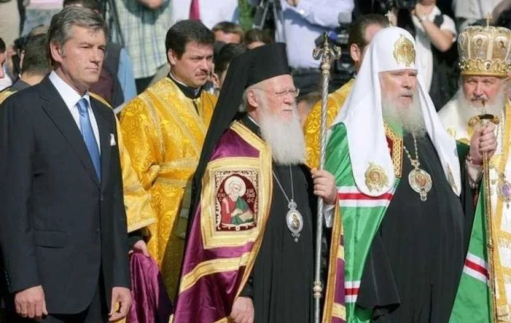 Варфоломей стучал посохом и отчитывал Ющенко