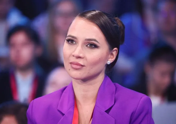Онкобольная Лерчек показала шрамы после операции, параллельно оспаривая судебное решение о сотнях миллионов