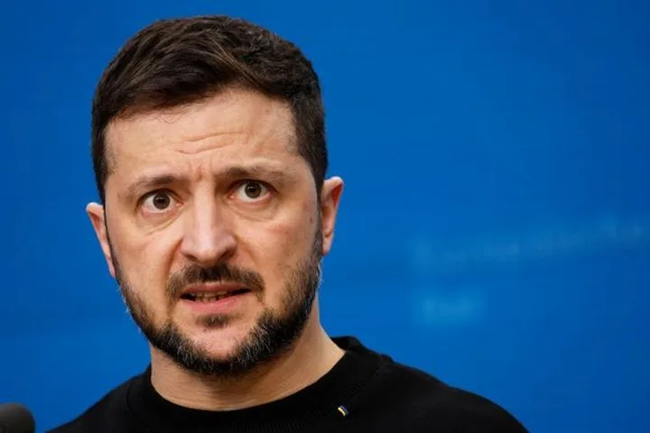 Зеленский: выборы расколют Украину. Что задумал бывший министр