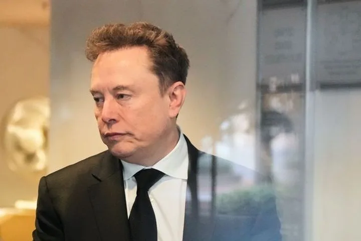 Захарова предложила Маску отключить Starlink на Украине