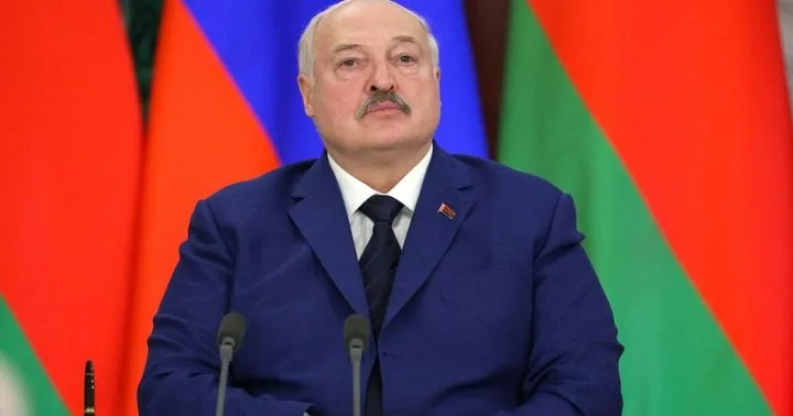 Зачем Лукашенко поздравил Киев с 35-летием независимости