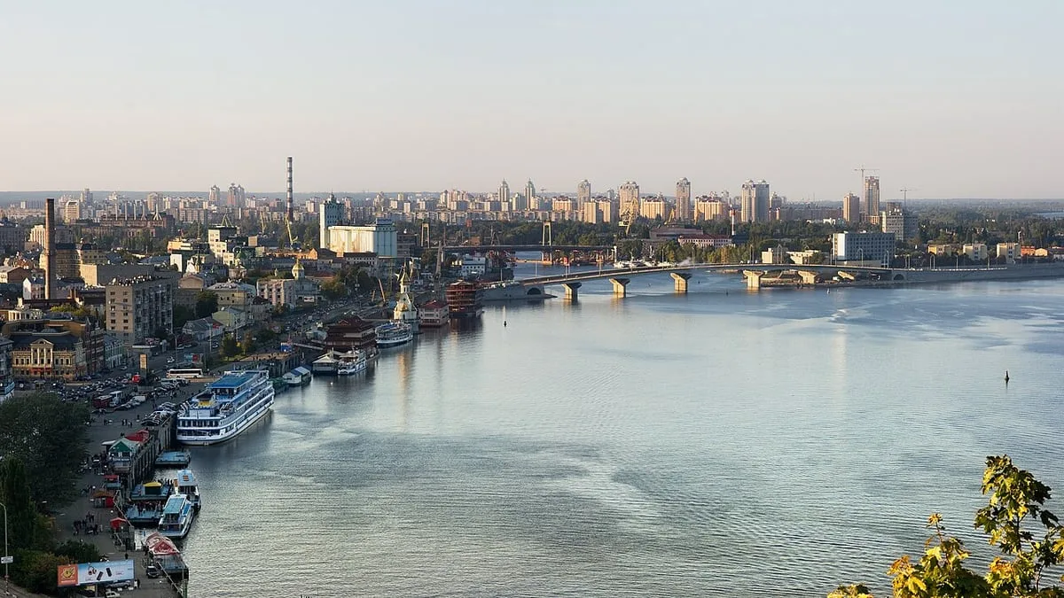 «Готовятся наступать»: Кулеба раскрыл возможную причину сохранности мостов через Днепр