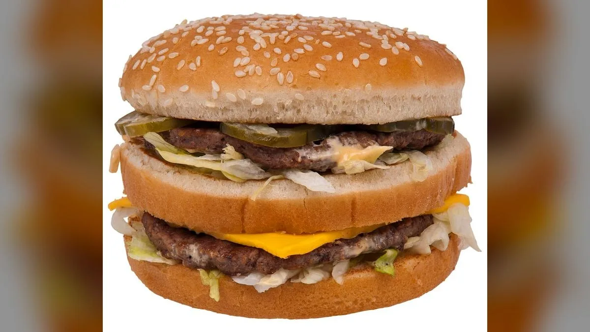 Хэппи-мил в гробу и точный удар: ситуация вокруг инфраструктуры McDonald’s под Киевом