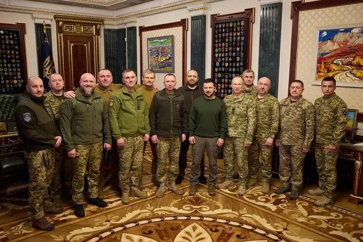 «Тяжело смотреть на них»: контр-адмирал ВМС США о внешнем виде украинских командиров