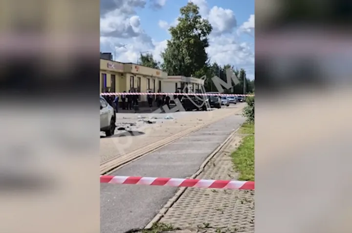 Инцидент на шоссе: обстоятельства взрыва в автомобиле в Петербурге выясняются