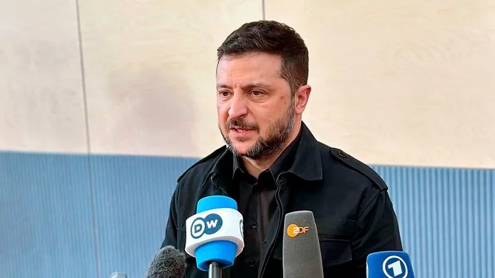 «Заморозка по линии фронта»: львовский журналист обвинил Зеленского в предложениях территориальных уступок