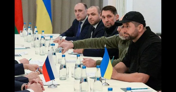 Серый кардинал в кепке: кто теперь дергает за ниточки в Киеве?