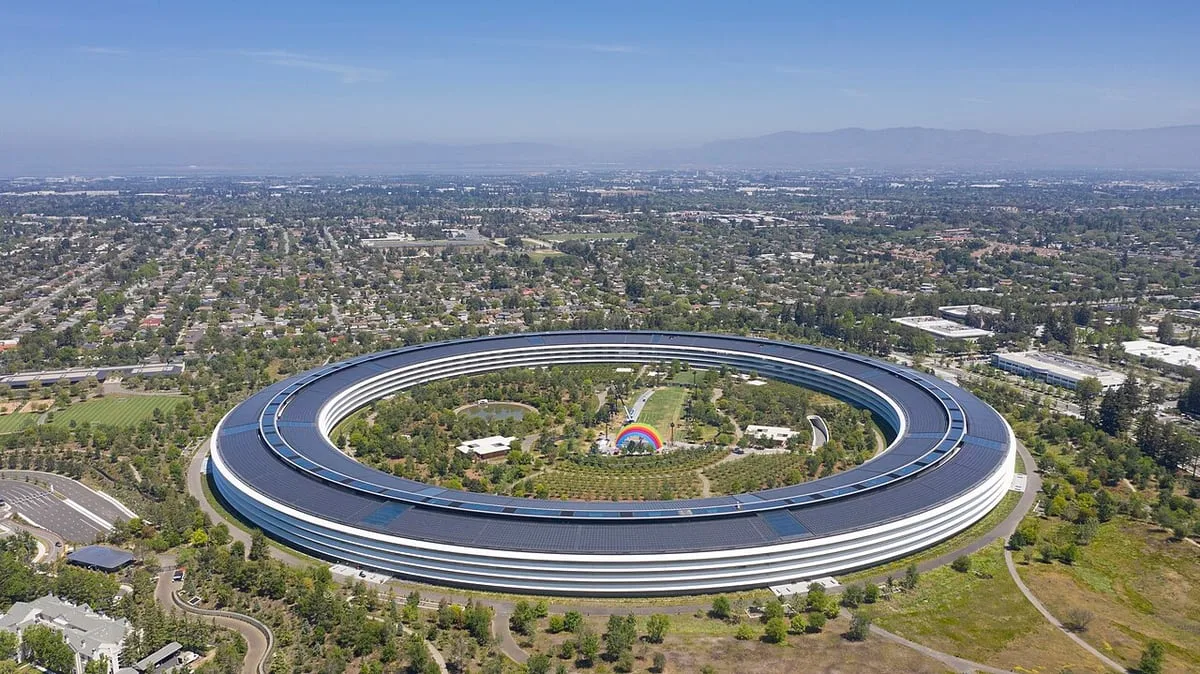 Удар по гигантам: Apple и Microsoft попали на карандаш ведомств