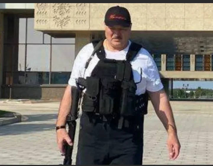 Куда делся «Батька» с автоматом: Лукашенко дал слабину?
