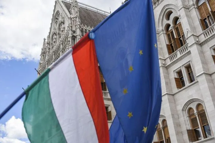 Сговор или шантаж? Венгрия снова тормозит Украину в ЕС