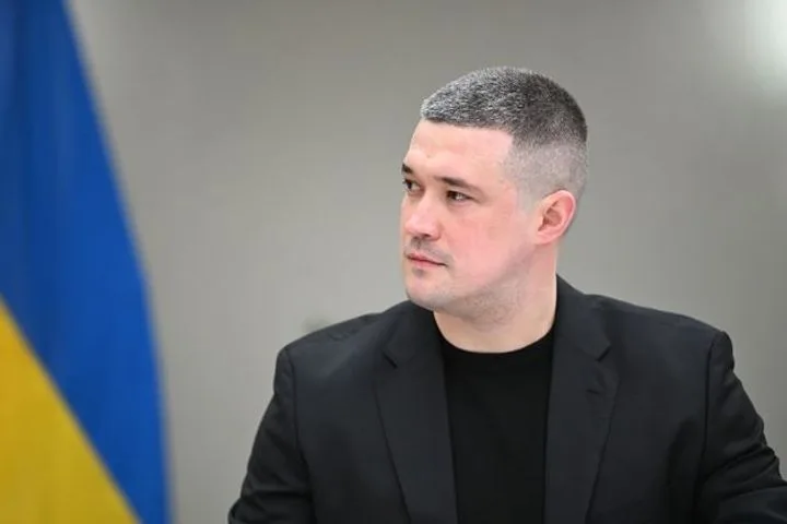 Секреты сбегают: экс-министр обороны Украины всплыл в Италии