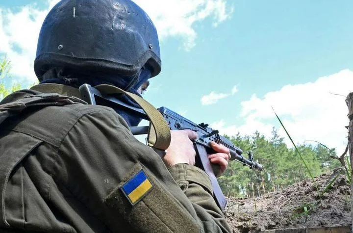 Сведения с передовой: свой своих не жалеет. Украинские генералы допускают применение оружия по своим?