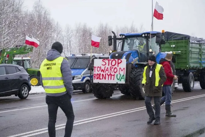 Зерновая хитрость Зеленского: почему Польша перекроет пути?