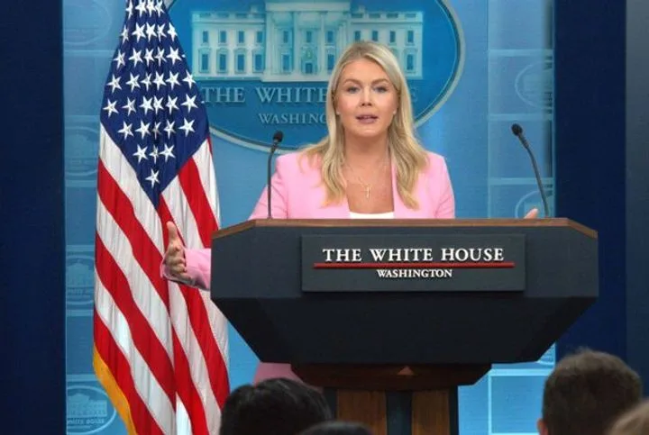 Трамп теряет команду: пресс-секретарь ушла, Белый дом обеспокоен